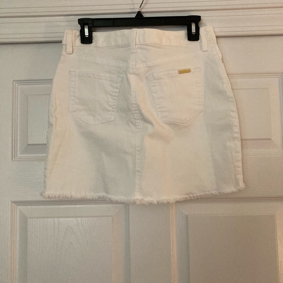 Lilly Pulitzer white denim skirt with tags! - Picture 2 of 3